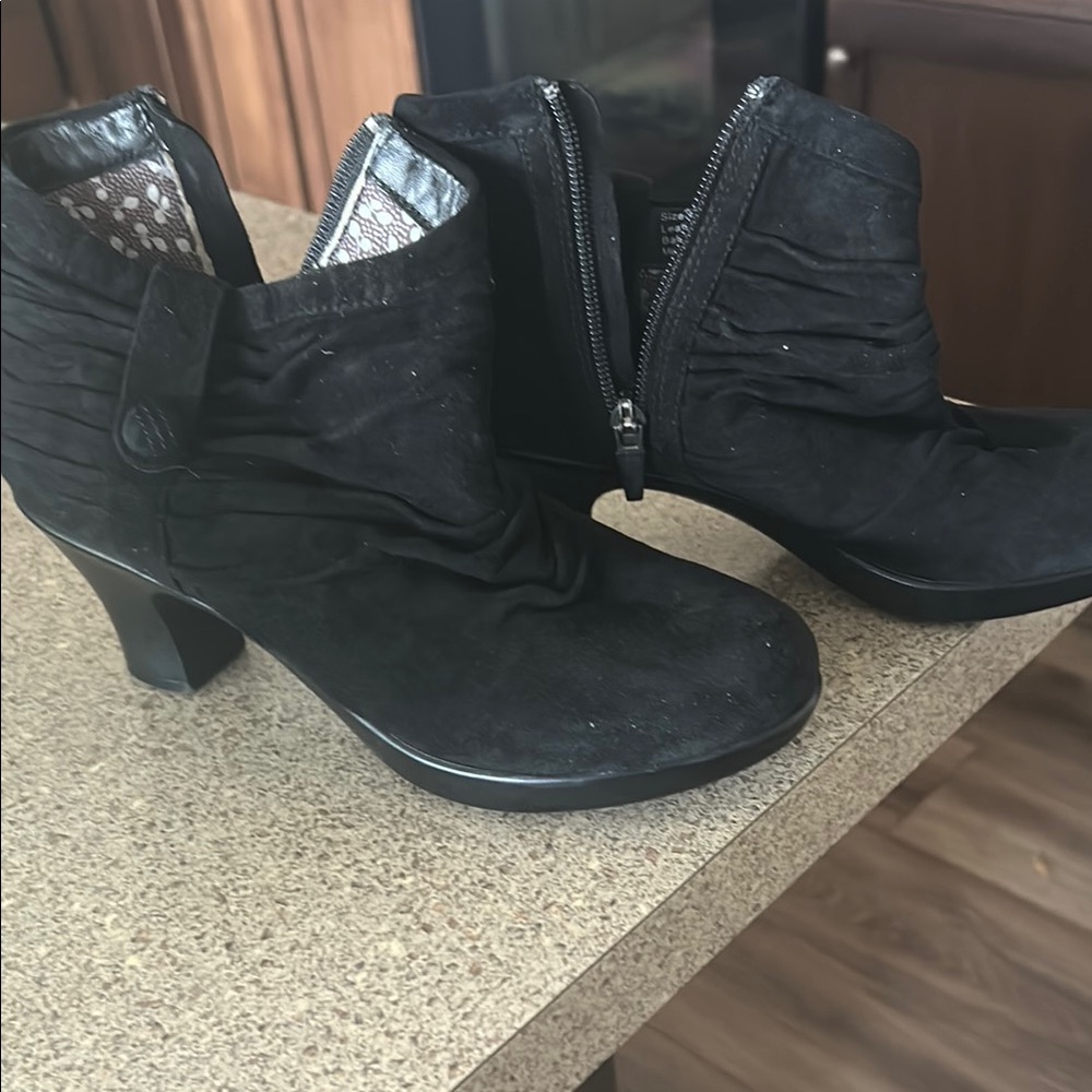 Black suede shorty boots by Dansko. Size 38 ( size 8 US).